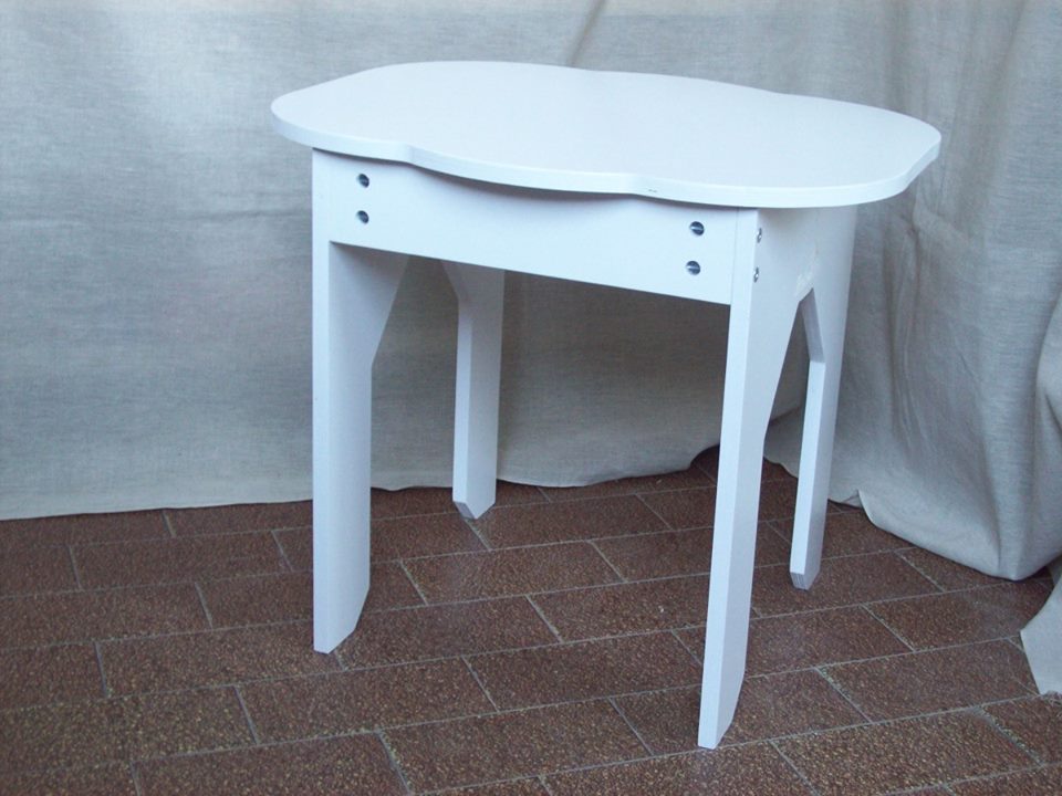 Tavolino montessoriano in legno